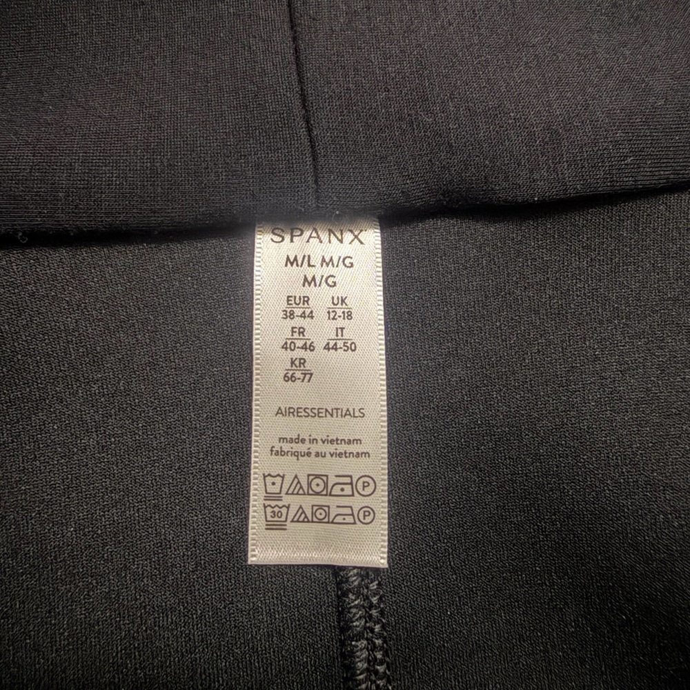 SPANX Black Women's Lightweight Jacket - Picture 5 of 9